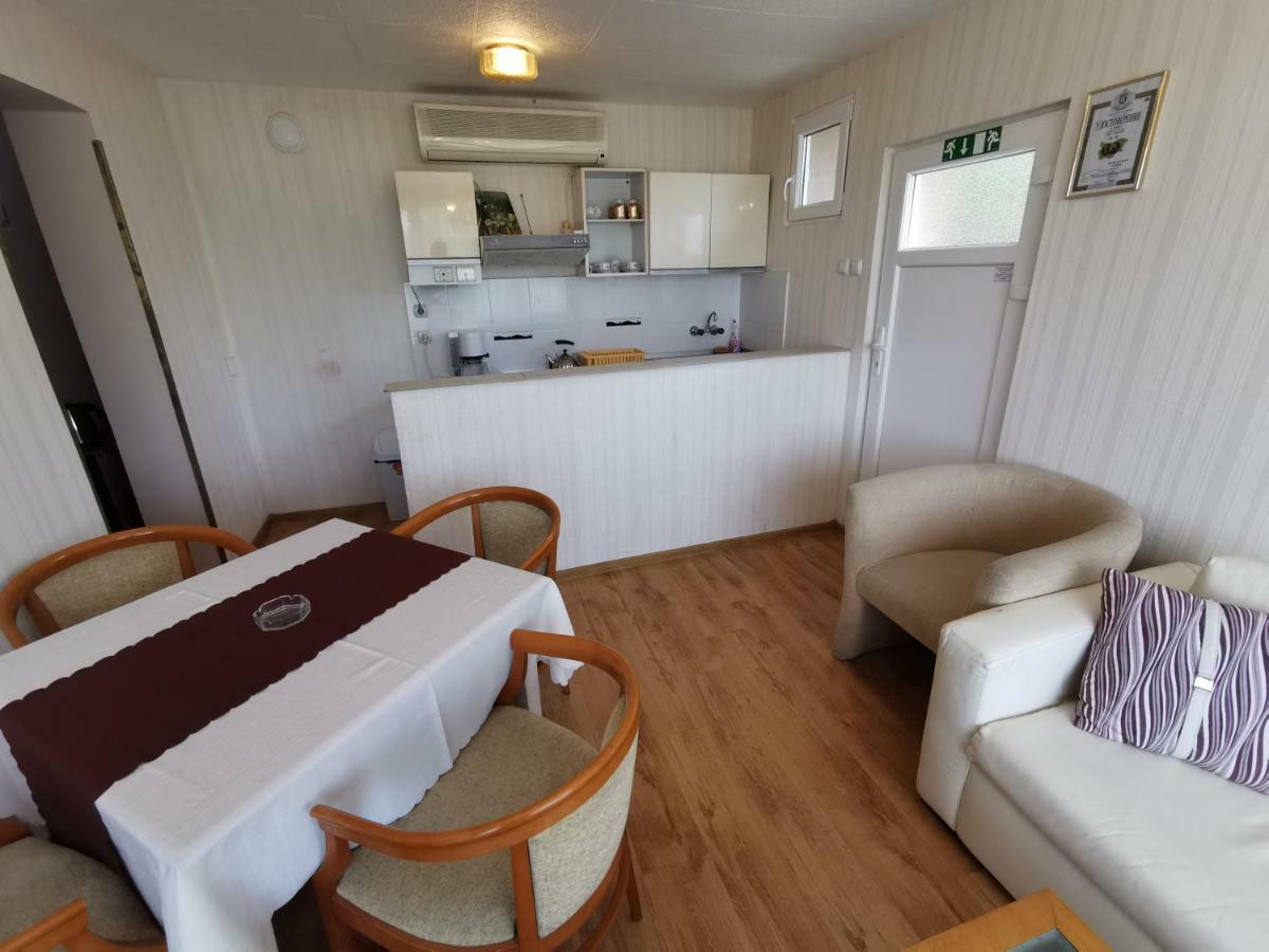 Villa Aqua Pravets Luaran gambar