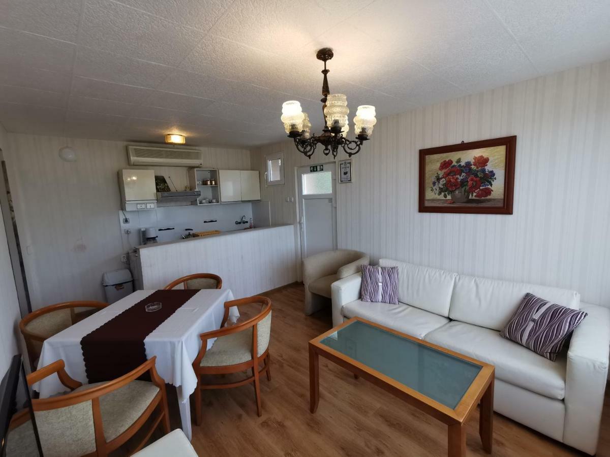 Villa Aqua Pravets Luaran gambar